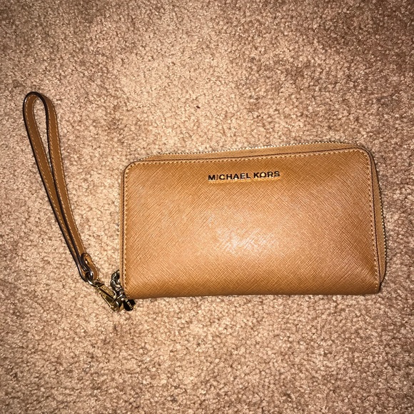 Michael Kors wristlet - Picture 3 of 4